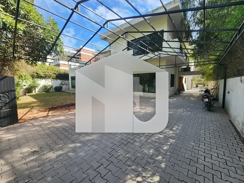 HOUSE FOR RENT IN F-8