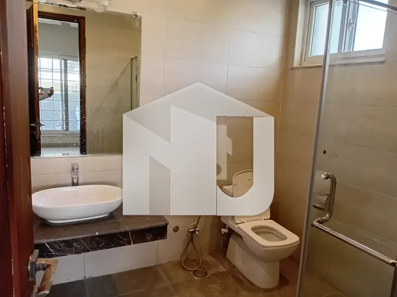 500 Sq Yard Luxury House Available for Rent in E-11 Multi, photo 27