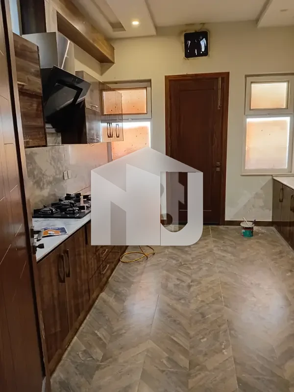 500 Sq Yard Luxury House Available for Rent in E-11 Multi, photo 15