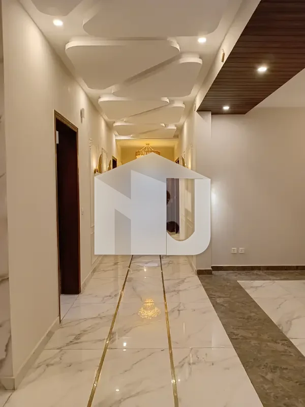 500 Sq Yard Luxury House Available for Rent in E-11 Multi, photo 7