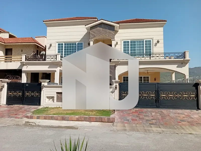 500 Sq Yard Luxury House Available for Rent in E-11 Multi