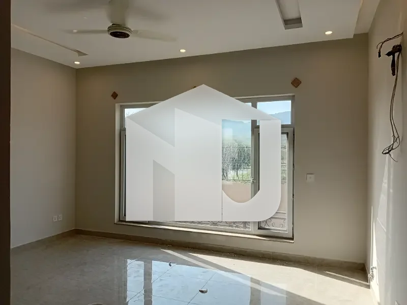 500 Sq Yard Luxury House Available for Rent in E-11 Multi, photo 17