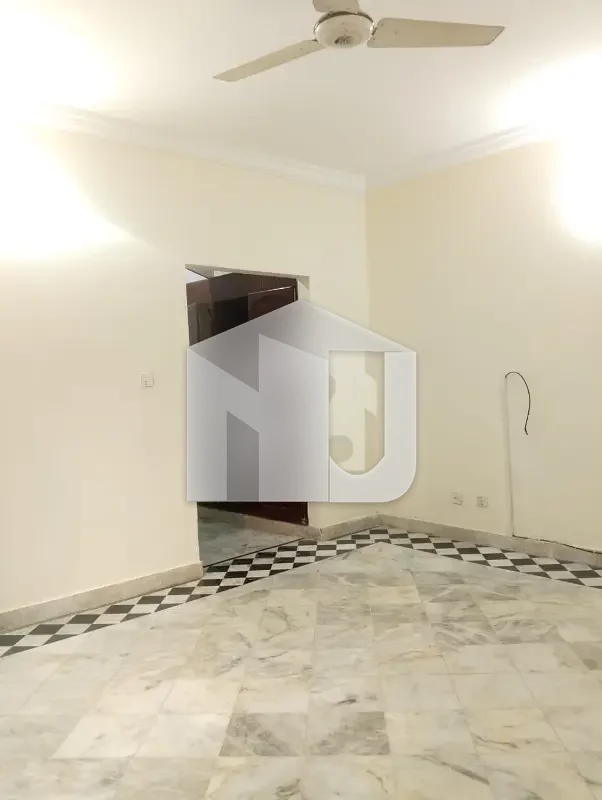 1 Kanal Luxury 6-Bedroom Double Storey House for Rent I-8/3 Islamabad, photo 12