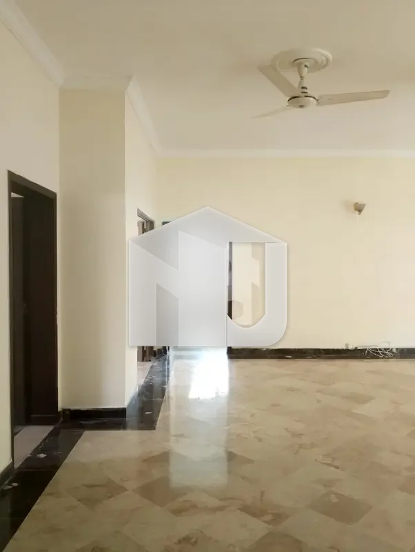 1 Kanal Luxury 6-Bedroom Double Storey House for Rent I-8/3 Islamabad, photo 23