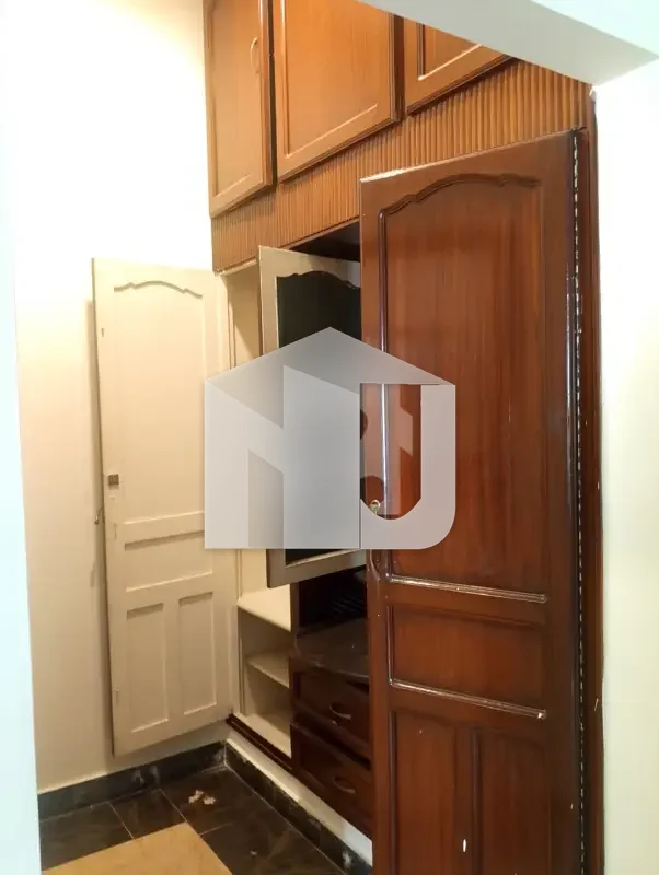 1 Kanal Luxury 6-Bedroom Double Storey House for Rent I-8/3 Islamabad, photo 28
