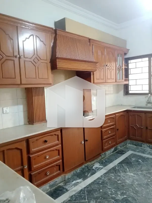 1 Kanal Luxury 6-Bedroom Double Storey House for Rent I-8/3 Islamabad, photo 7