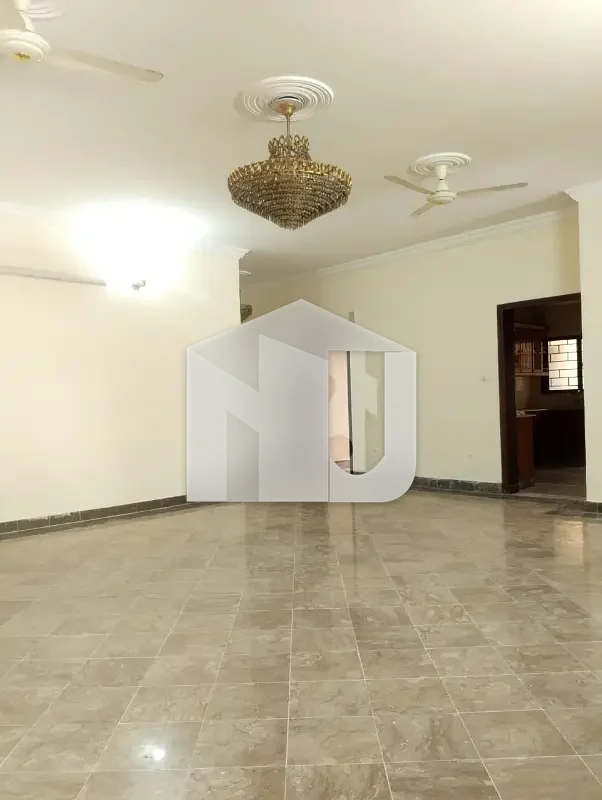 1 Kanal Luxury 6-Bedroom Double Storey House for Rent I-8/3 Islamabad, photo 6