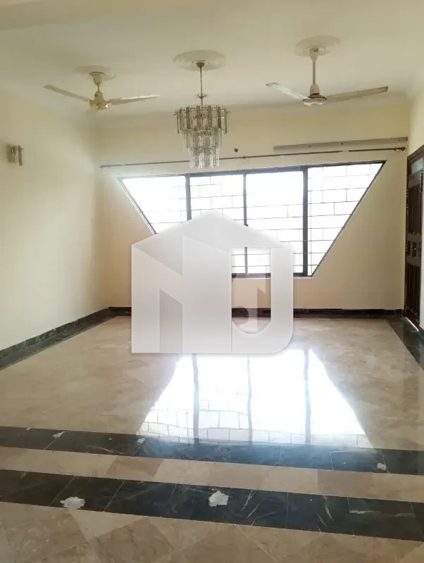 1 Kanal Luxury 6-Bedroom Double Storey House for Rent I-8/3 Islamabad, photo 26