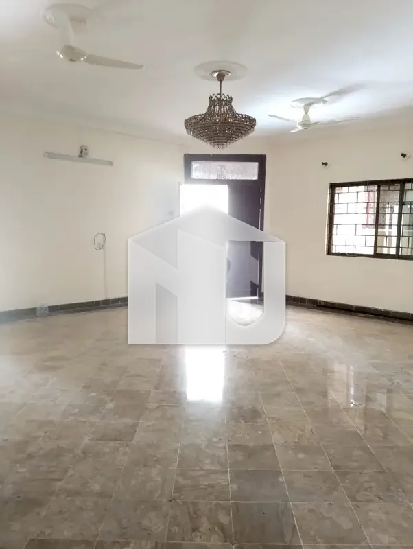 1 Kanal Luxury 6-Bedroom Double Storey House for Rent I-8/3 Islamabad, photo 13