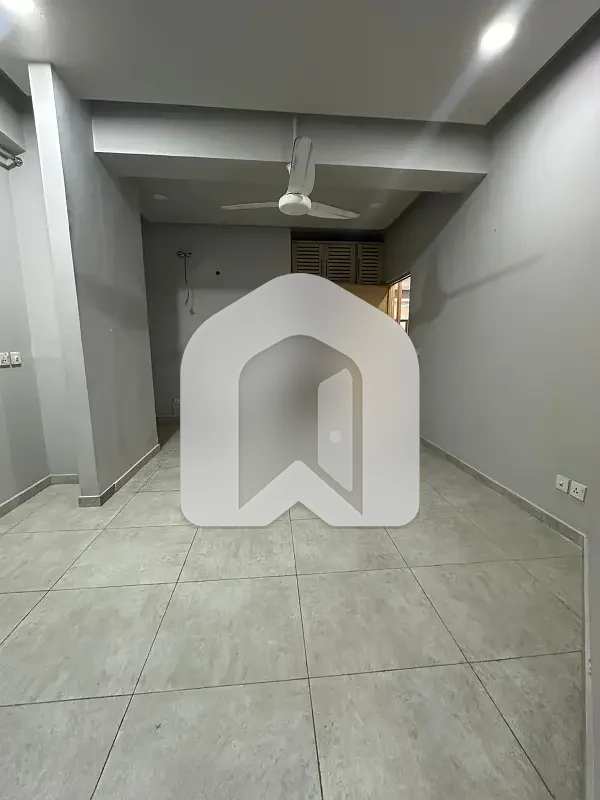 E-11 Two Bedrooms Luxurious Unfurnished Apartment Available For Rent, photo 3