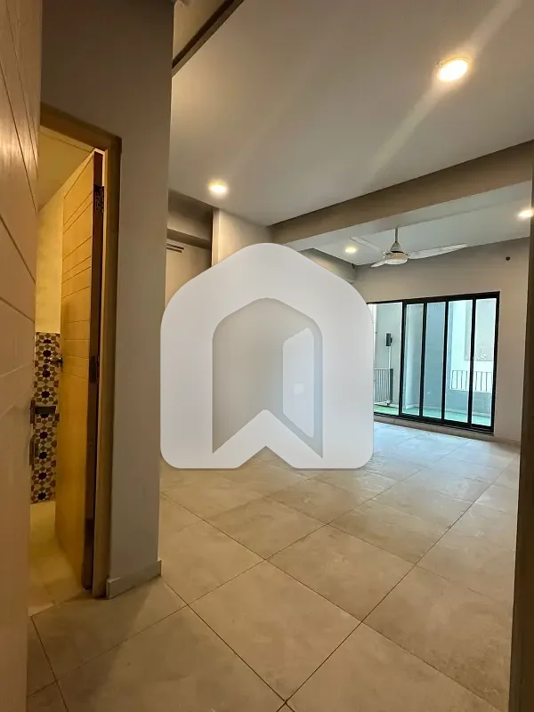 E-11 Two Bedrooms Luxurious Unfurnished Apartment Available For Rent, photo 2