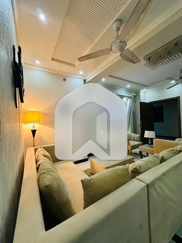 E-11 One Master Bedroom Fully Furnished Apartment Available For Rent, photo 6