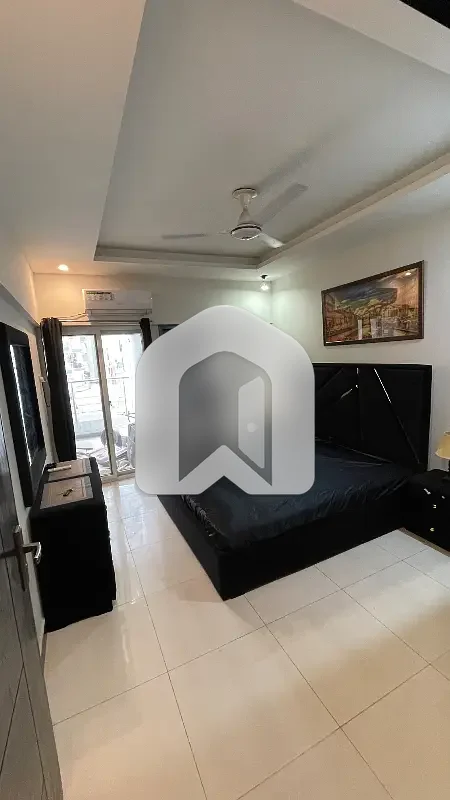 E11 One Bedroom Fully Luxurious Furnished Apartment Available For Rent, photo 2