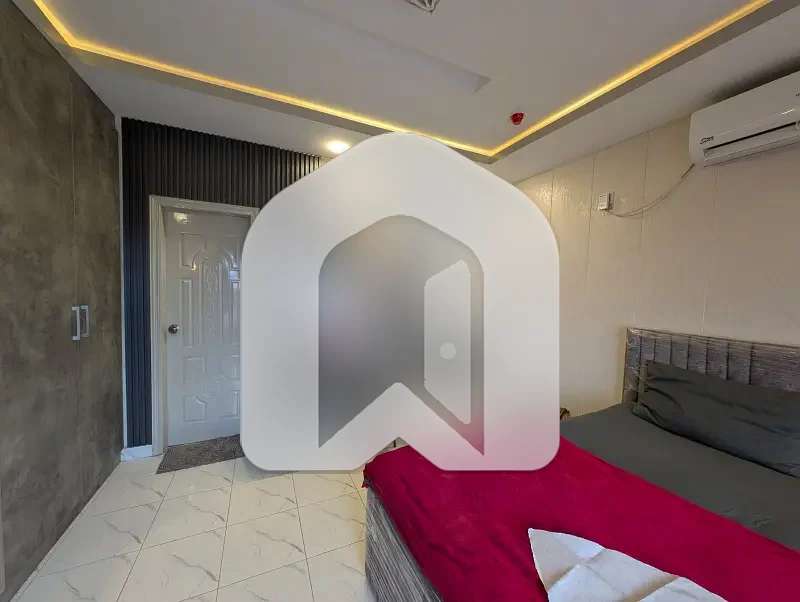 Premium 1-Bed Fully Furnished Corner Studio | 6th Floor | Gulberg Green, photo 3