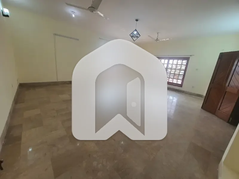 F-10 Beautiful 4 Bed Upper Portion For Rent