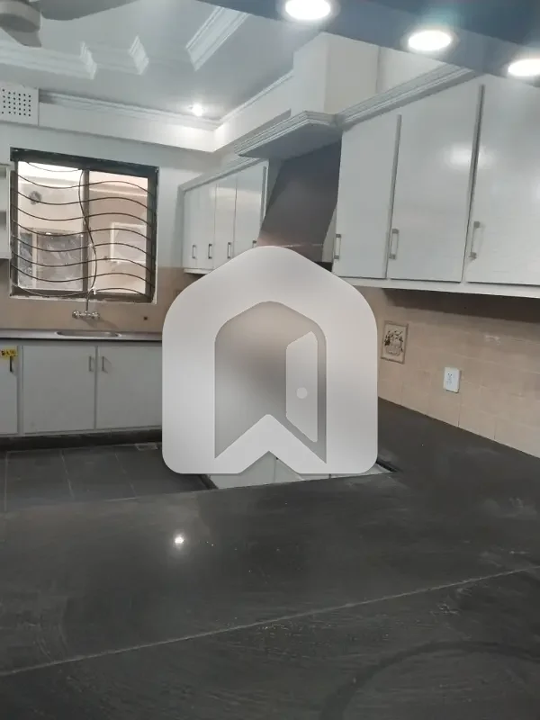 E11 Shiny Upper Portion 3 Bed 1 Kanal, photo 18