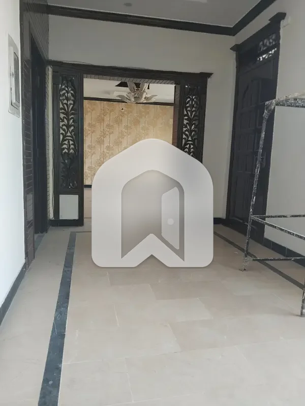 E11 Shiny Upper Portion 3 Bed 1 Kanal