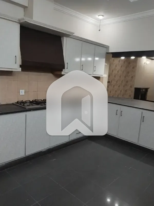 E11 Shiny Upper Portion 3 Bed 1 Kanal, photo 17