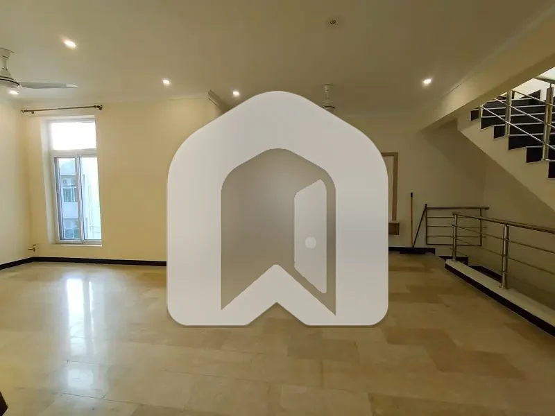 10 Marla Upper Portion For Rent In D 12, photo 8