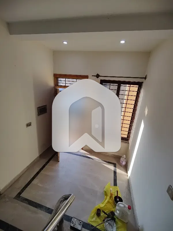 For Rent Upper Portion In D12, photo 7