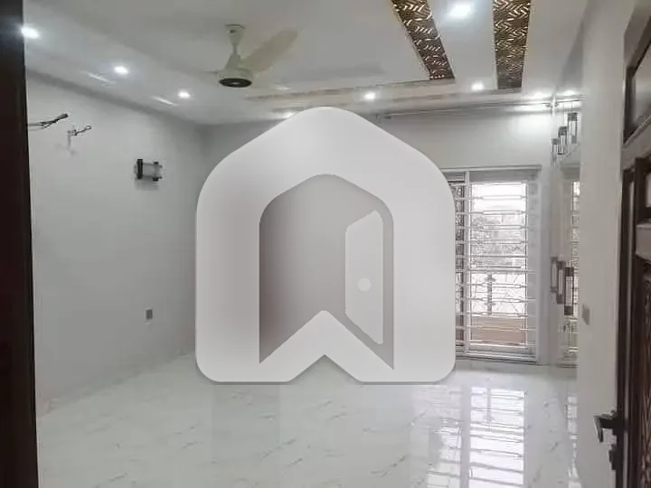 G-10 12 marla fully tile flooring new house 3 bedrooms Upper Portion available for rent, photo 6