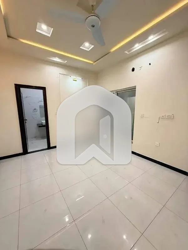 G-10 12 marla fully tile flooring new house 3 bedrooms Upper Portion available for rent, photo 8