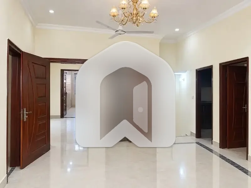 G-10 12 marla fully tile flooring new house 3 bedrooms Upper Portion available for rent, photo 11