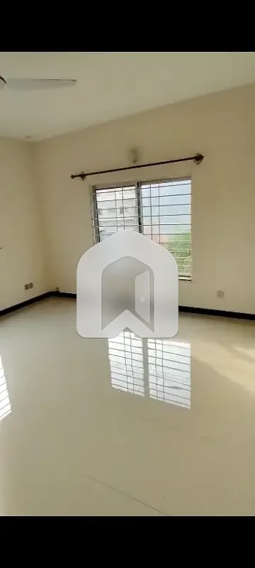14 Marla Upper Portion Available For Rent, photo 7
