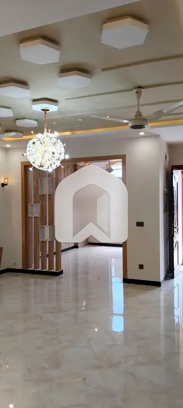 G-16 size 50*90 Upper portion is available for Rent prime location beautiful house seprate entrance all facilities, photo 13