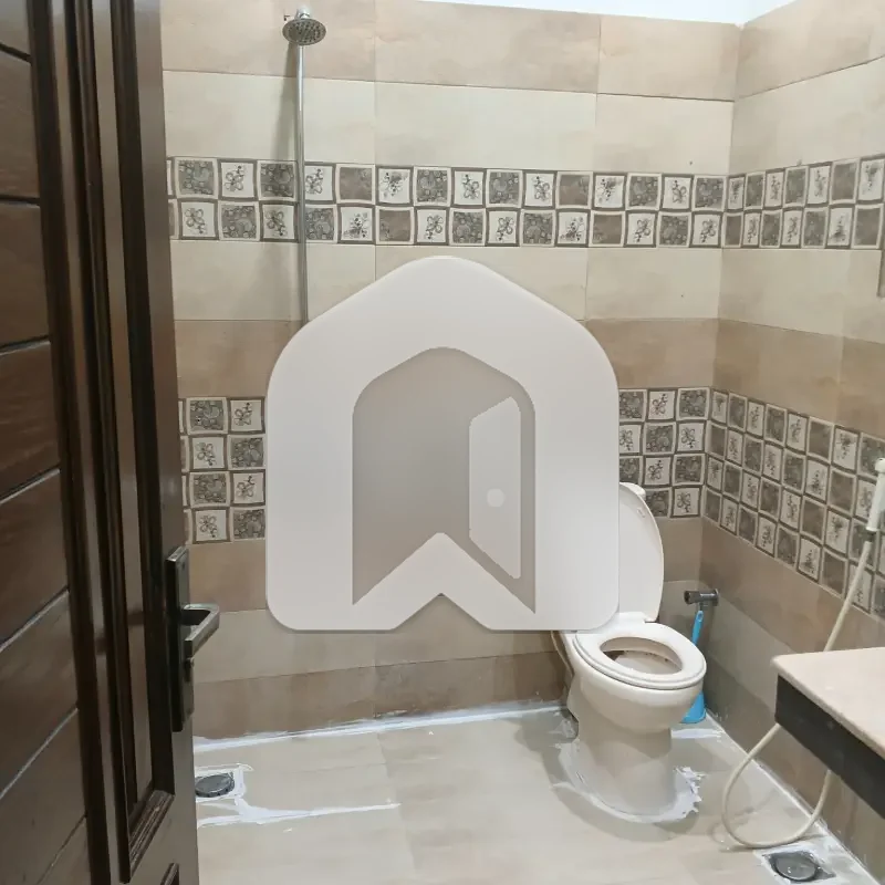 I-8/4 NEAT AND CLEAN UPPER PORTION 2 BED WITH SERVENT ROOM 150K FINAL, photo 9