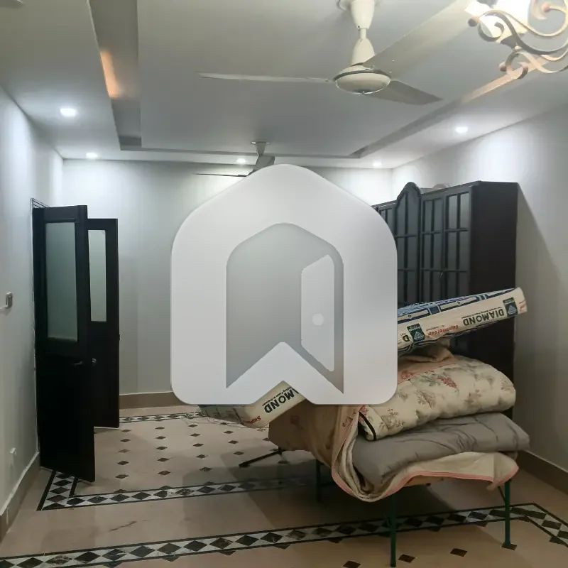I-8/4 NEAT AND CLEAN UPPER PORTION 2 BED WITH SERVENT ROOM 150K FINAL, photo 3
