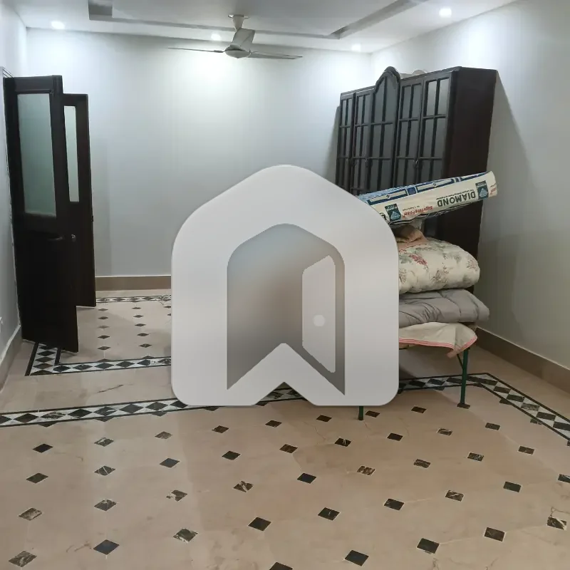 I-8/4 NEAT AND CLEAN UPPER PORTION 2 BED WITH SERVENT ROOM 150K FINAL, photo 2