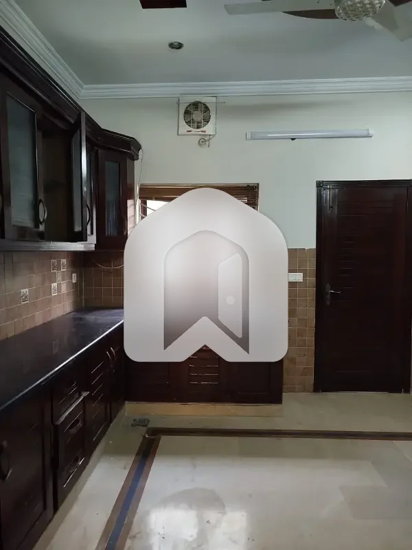 1 Kanal Beautiful Upper Portion With Separate Gate and solar panels install