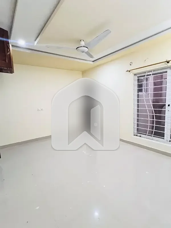 Islamabad D12 14 Marla Upper Portion For Rent, photo 6