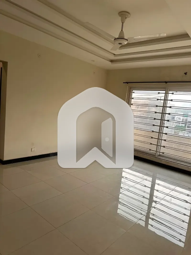D12 Upper Portion Available For Rent