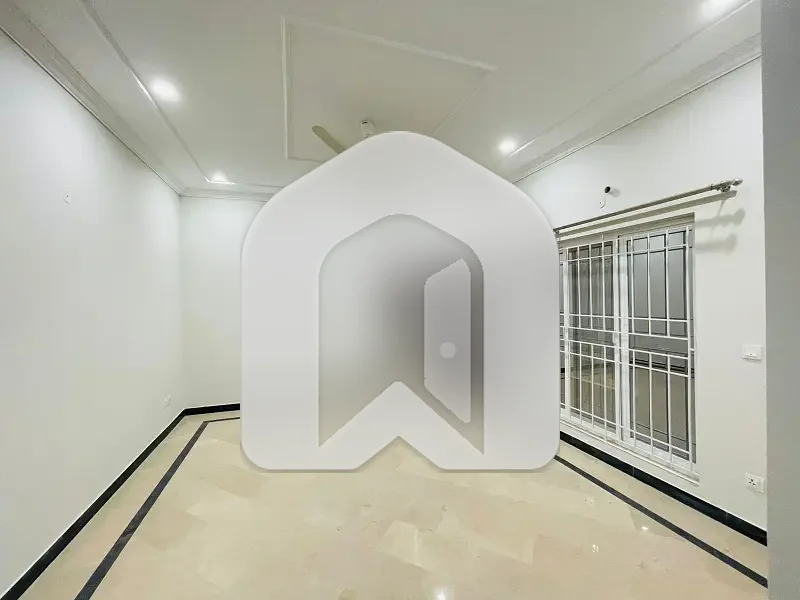 FULLY FURNISHED UPPER PORTION FOR RENT IN F-6