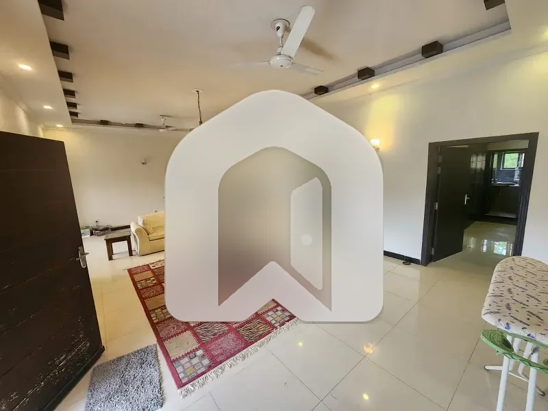 FULLY FURNISHED UPPER PORTION FOR RENT IN F-6