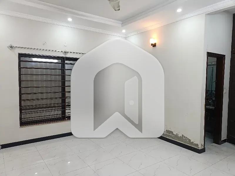 12 Marla Upper Portion Available For Rent, photo 7