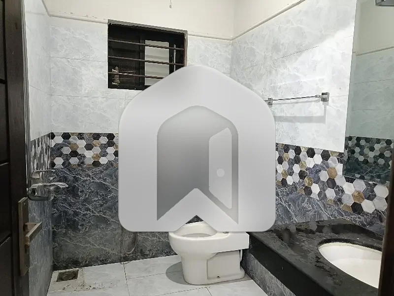 12 Marla Upper Portion Available For Rent, photo 10