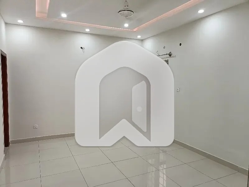 14 Marla Upper Portion Available For Rent, photo 8