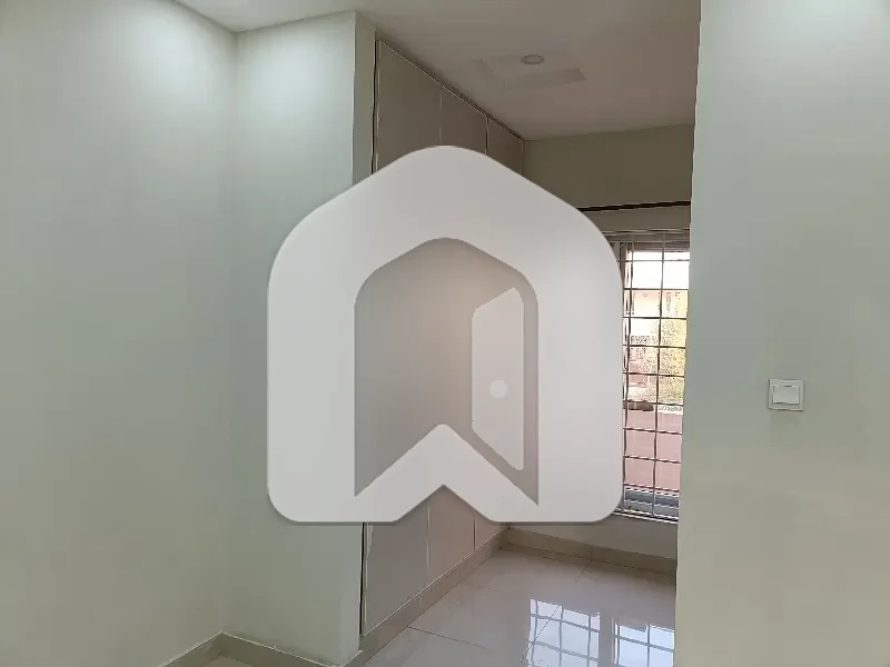 14 Marla Upper Portion Available For Rent, photo 6