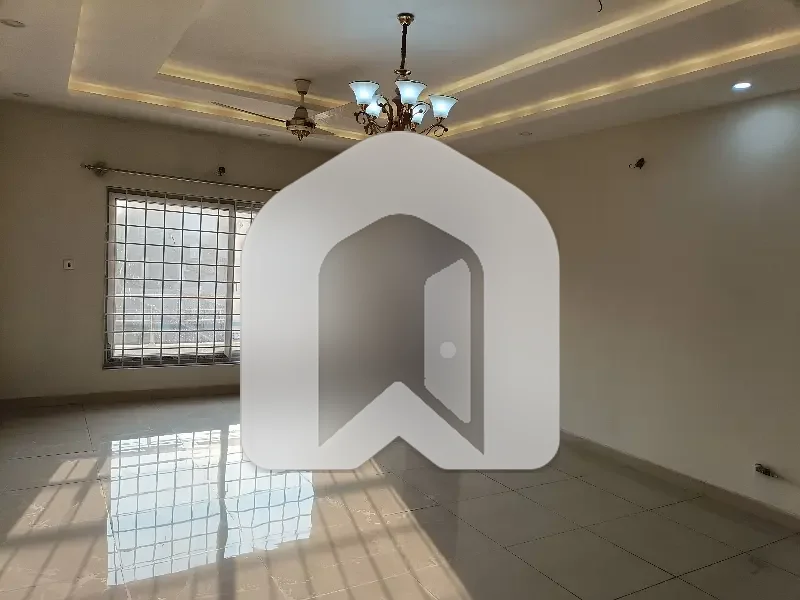 14 Marla Upper Portion Available For Rent, photo 11