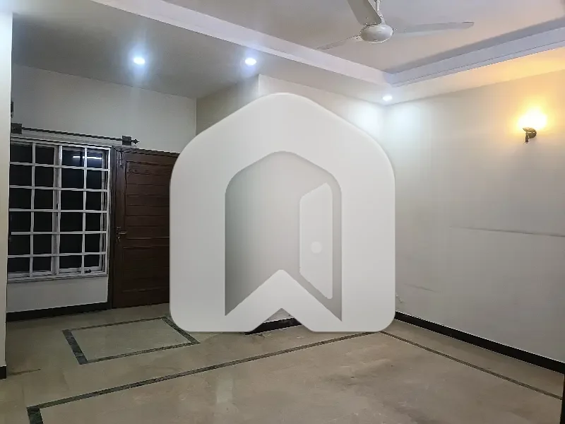 14 Marla Upper Portion Available For Rent, photo 4