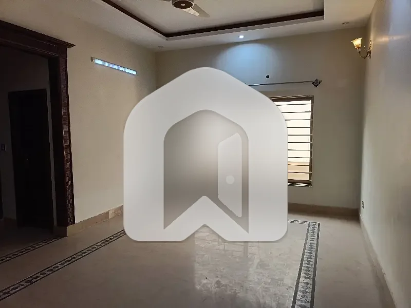 1 Kanal Upper Portion Available For Rent, photo 7