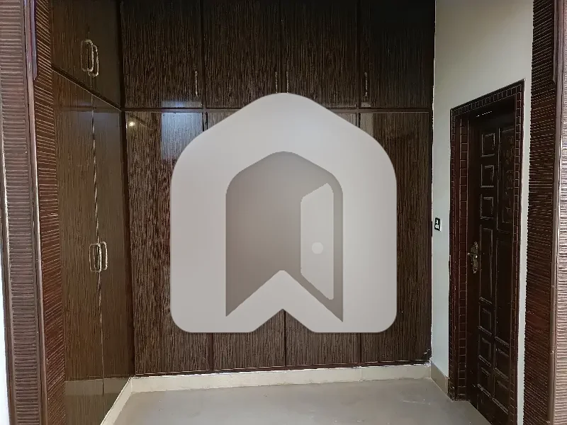 1 Kanal Upper Portion Available For Rent, photo 5