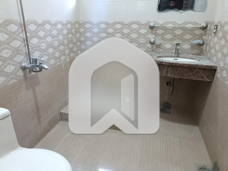 1 Kanal Upper Portion Available For Rent, photo 6