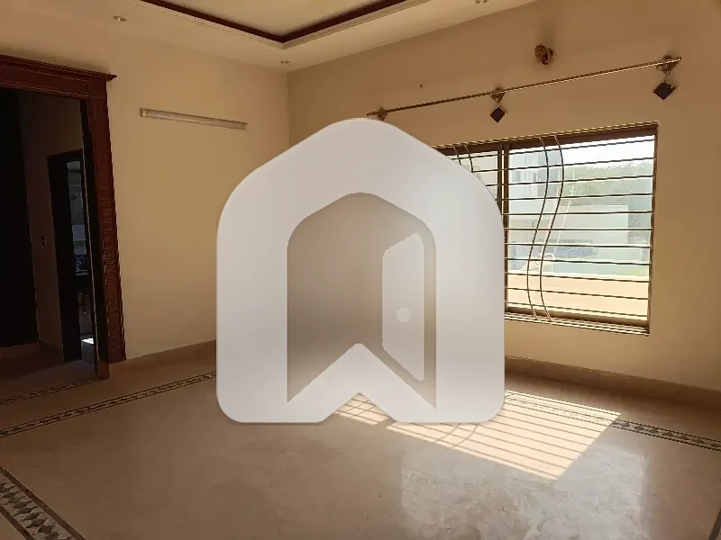 1 Kanal Upper Portion Available For Rent, photo 4