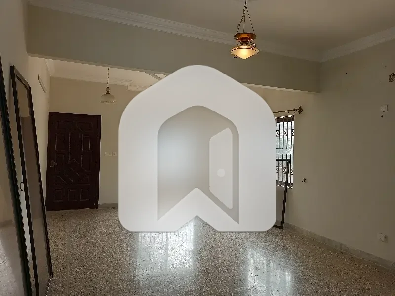 A beautiful location upper Portion available for rent in F-11  3 bedroom  3 bathroom  drawing dinning  Tv lounge  kitchen  londry area  servant quter  saprat gate  size 1 kanal  demand 250k, photo 8