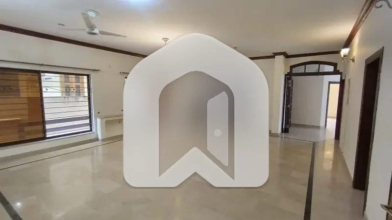 F-10/3 Upper Portion Fully Renovated Tile Flooring, photo 6