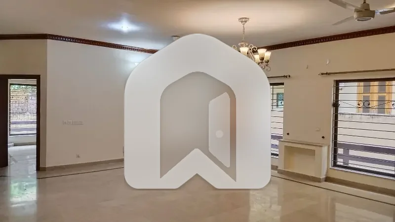 F-10/3 Upper Portion Fully Renovated Tile Flooring, photo 7
